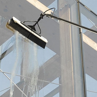 Tsatsis und Wucherpfenning - Leistungen - Gebäudereinigung - Fensterreinigung